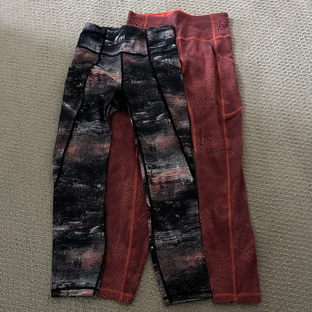 Set of Lululemon Patterned Leggings - Cropped